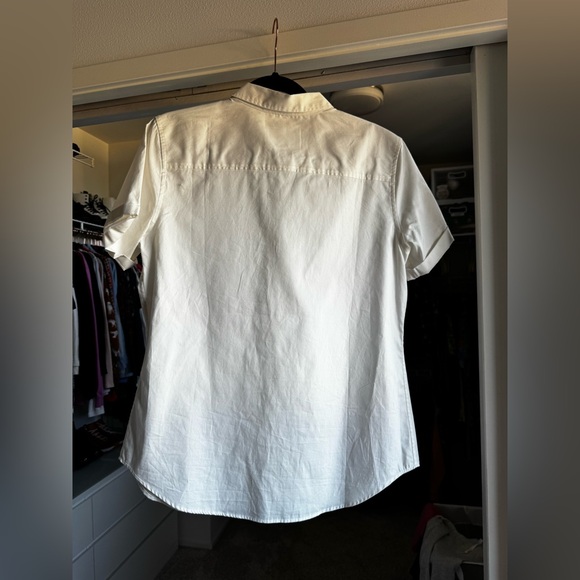 NWOT Wildfang Essential Oxford Button Up - Size Medium - Picture 5 of 9